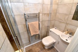 En-suite shower room- click for photo gallery